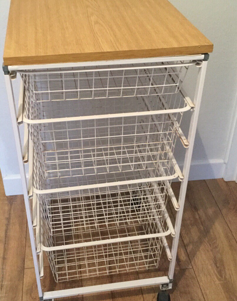 Wire storage trolley with 4 baskets. Kitchen, bedroom, bathroom. Good