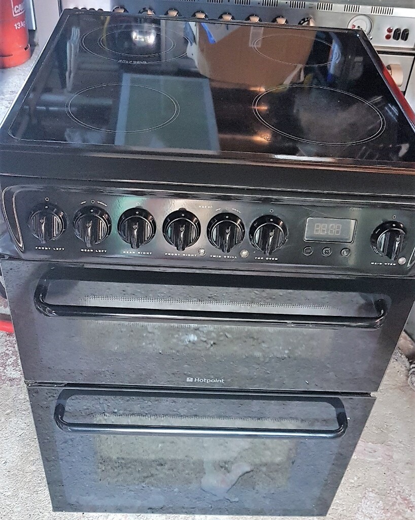 HOTPOINT ELECTRIC CERAMIC GLASS TOP COOKER 60cm. DELIVERY in Thornaby