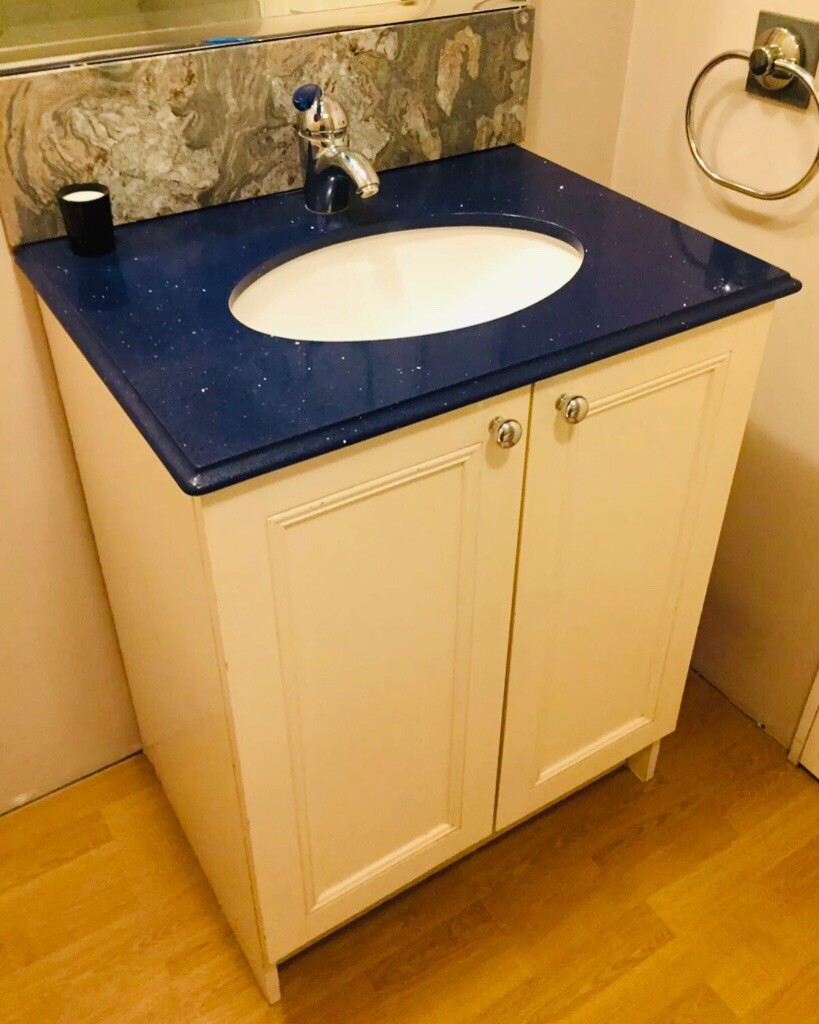 Bathroom utility villeroy and boch sink with hansgroche tap 520 x 690 x