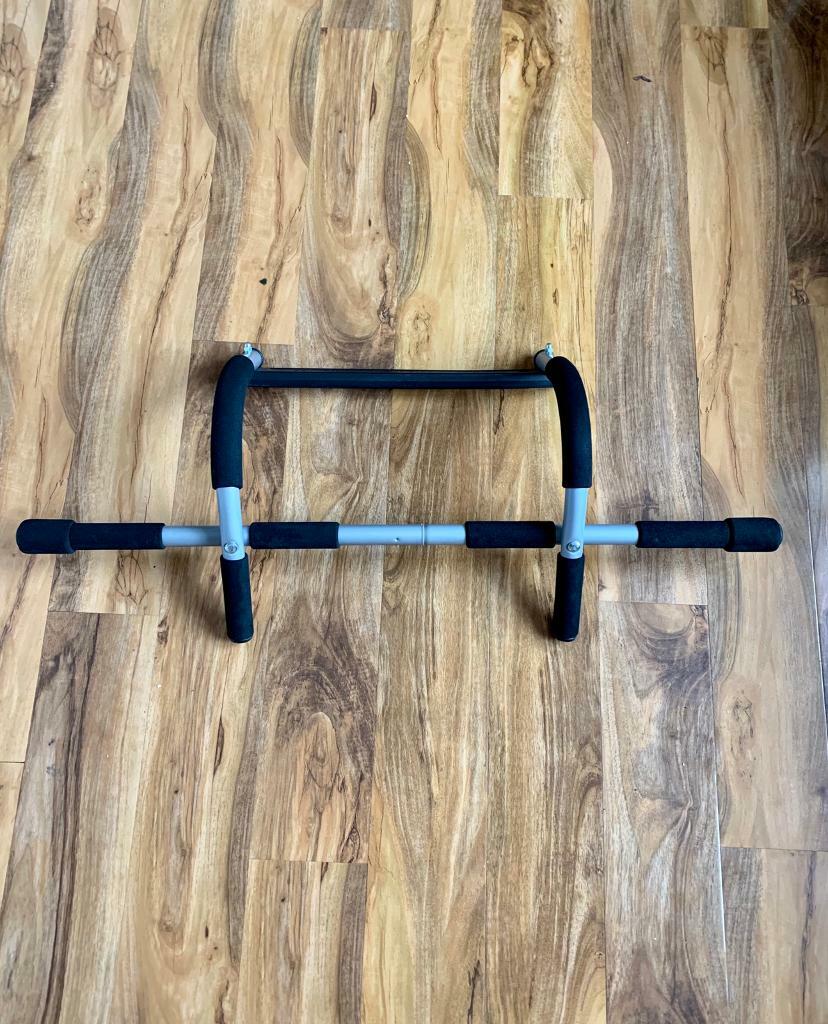 Iron Gym Home Pull Up Bar Excellent Condition in Brixton, London