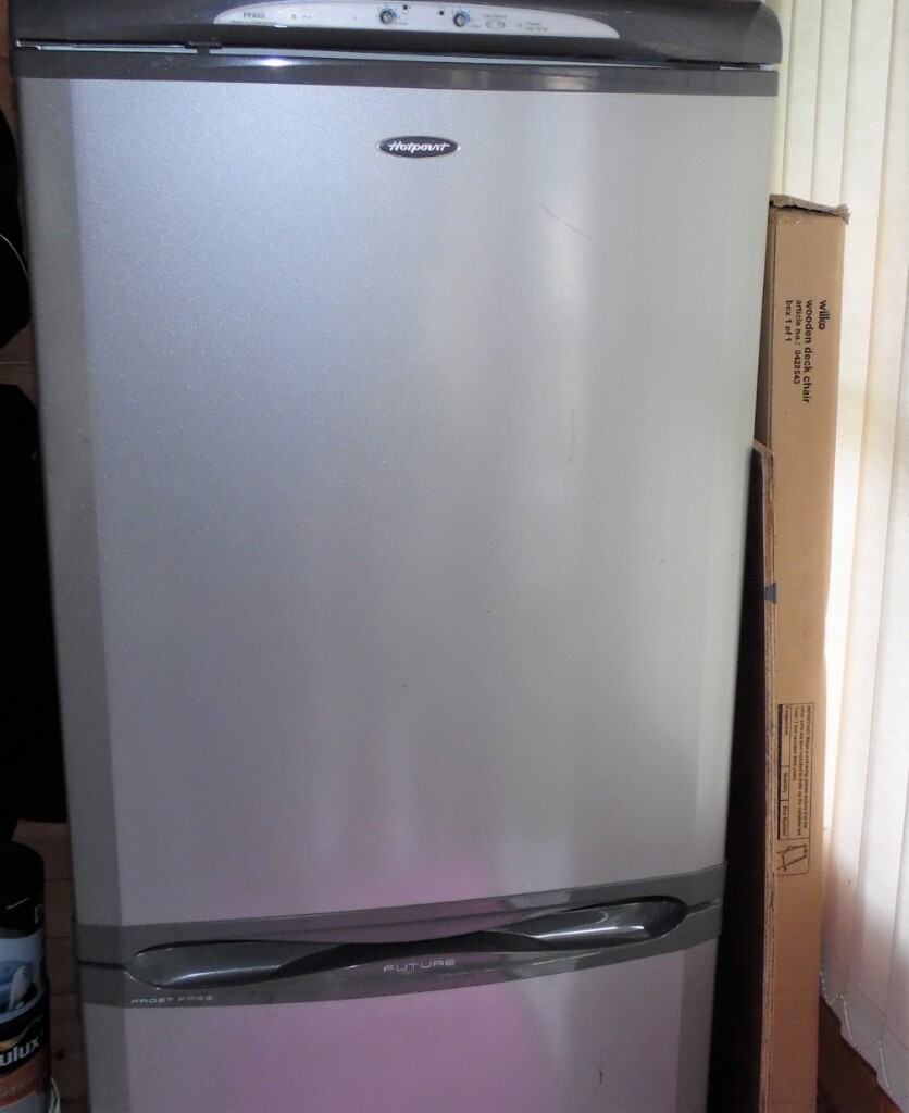 FRIDGE FREEZER HOTPOINT FUTURE IN ANTHRACITE GREY / SILVER FROST FREE