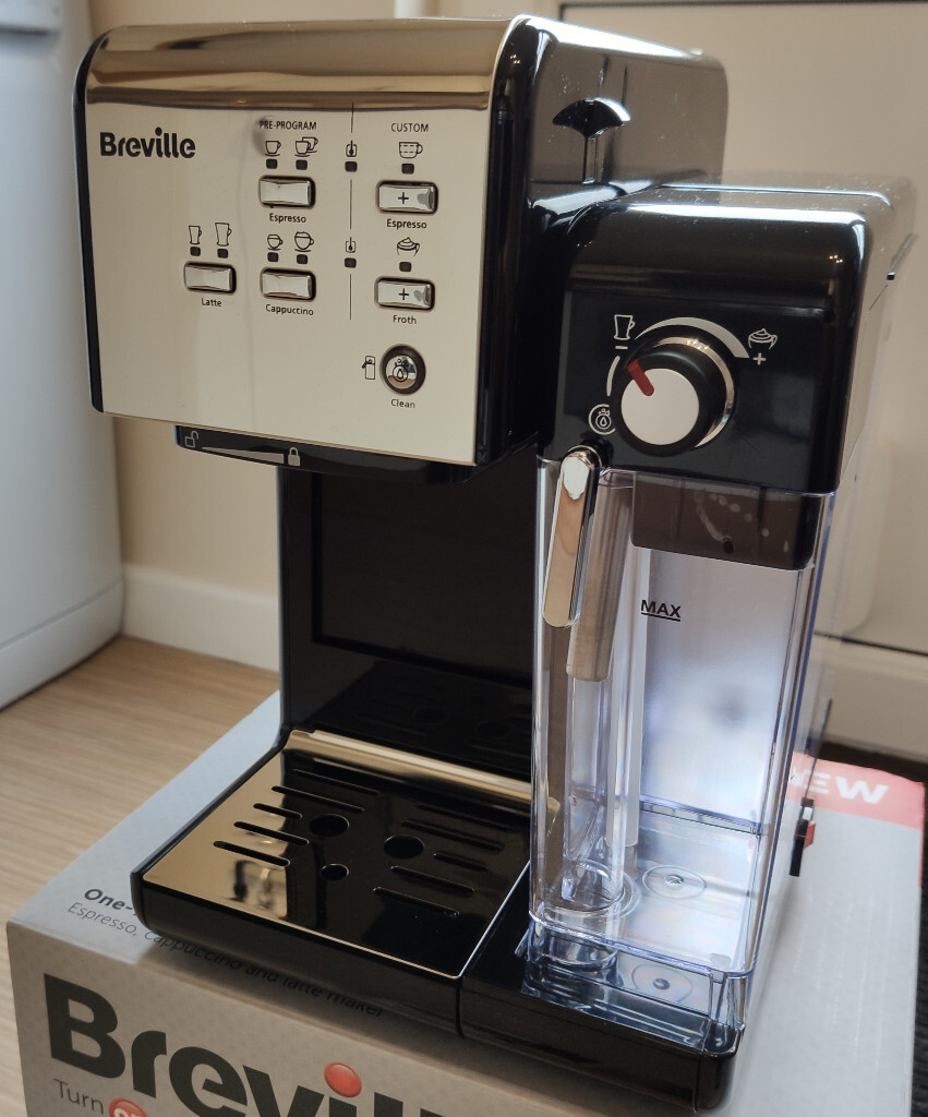 BREVILLE VCF107 Coffee Machine Black & Chrome in Swindon