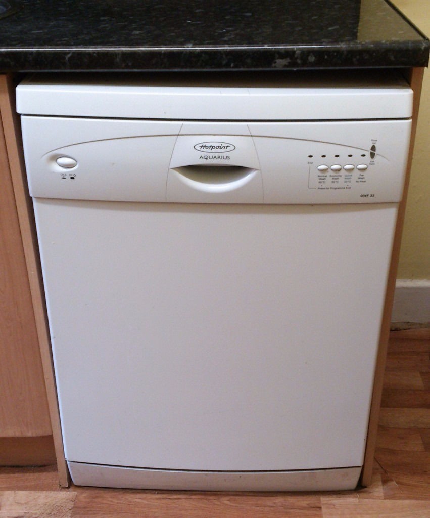 Hotpoint Aquarius Dishwasher DWF33 12 Place Setting in Carrick Knowe