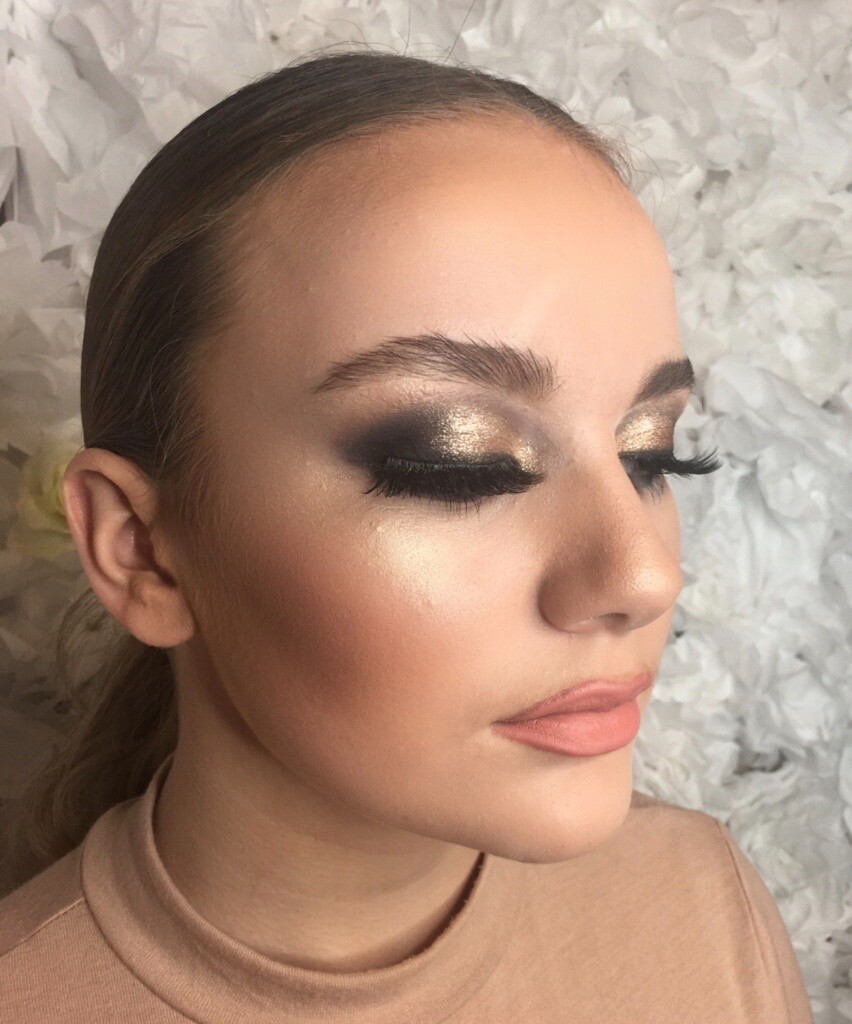 Hair And Make Up Artist In Glasgow City Centre Bath Street In