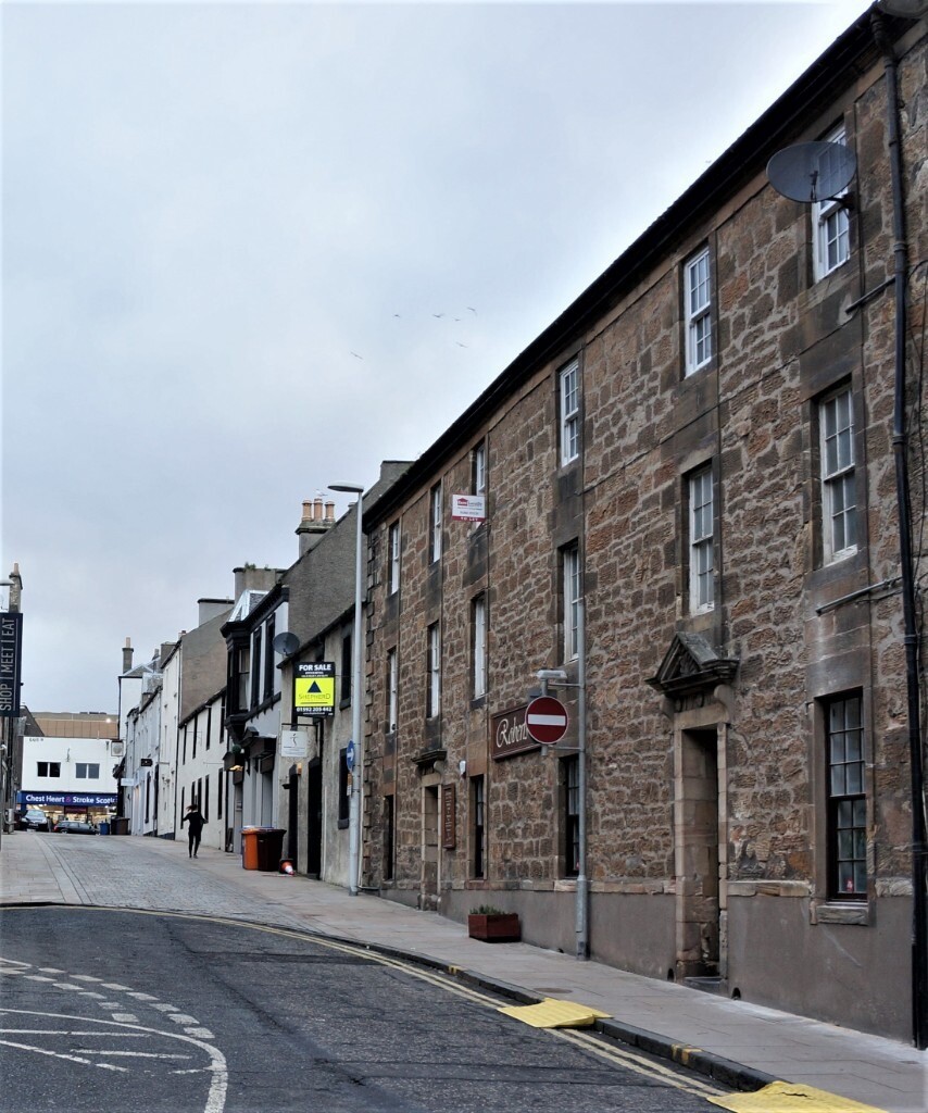 One bedroom to let in Kirkcaldy Town Centre, Tolbooth Street, just off