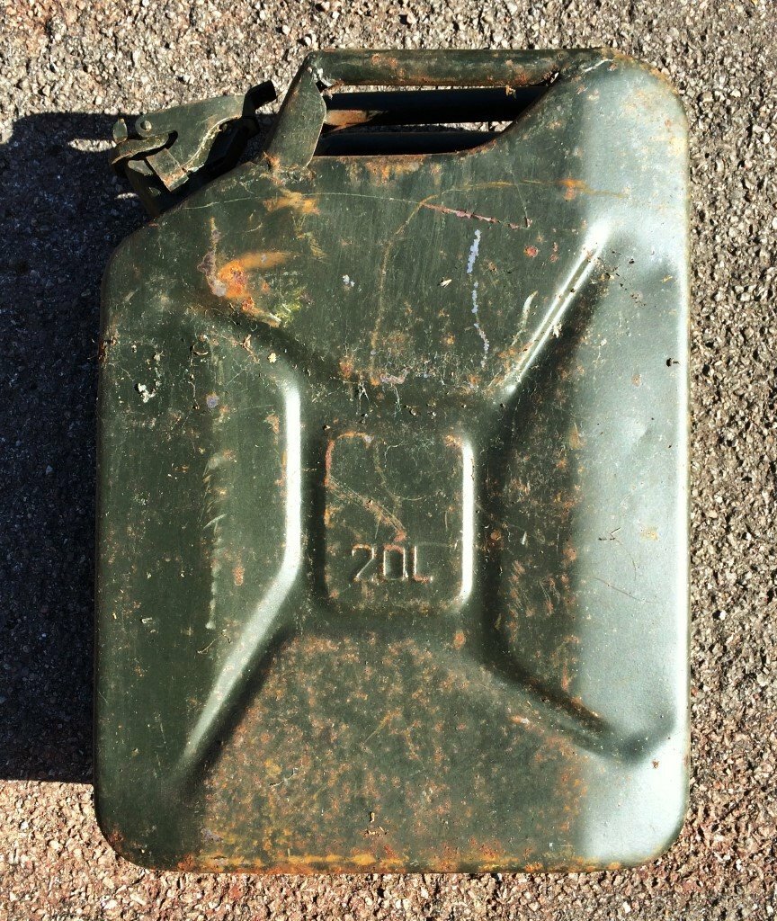 VINTAGE PETROL FUEL JERRY CAN TIN 20L CLASSIC CAR ARMY LANDROVER