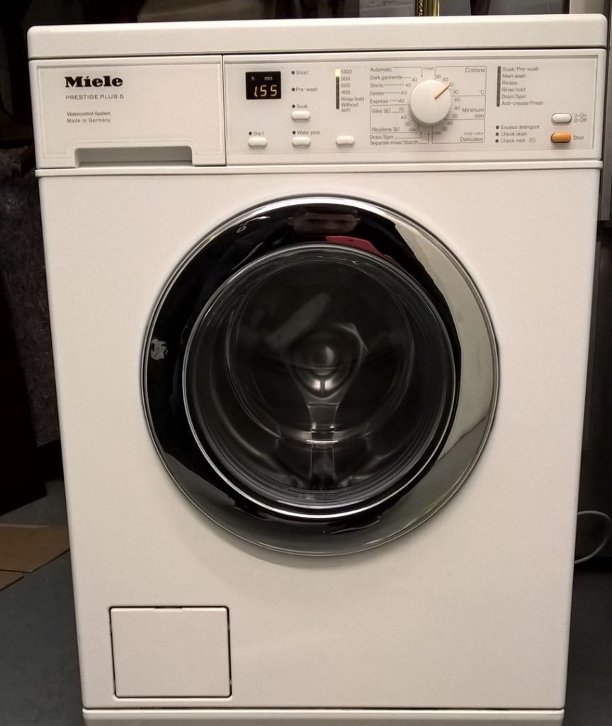 Miele Prestige plus 6 w562 freestanding 5kg washing machine. Good