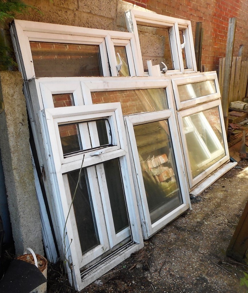 JOB LOT OF 6 USED DOUBLE GLAZED WINDOWS in Southampton, Hampshire