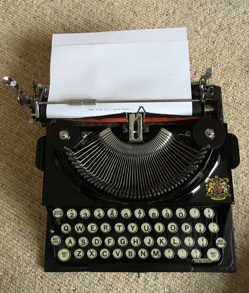 Vintage Imperial 'The Good Companion' Model T Typewriter in Original