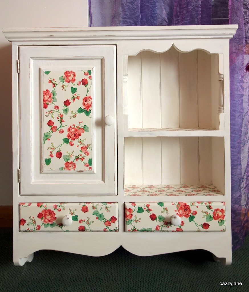 Pretty pine Shabby Chic Wall shelf unit with red rose pattern in