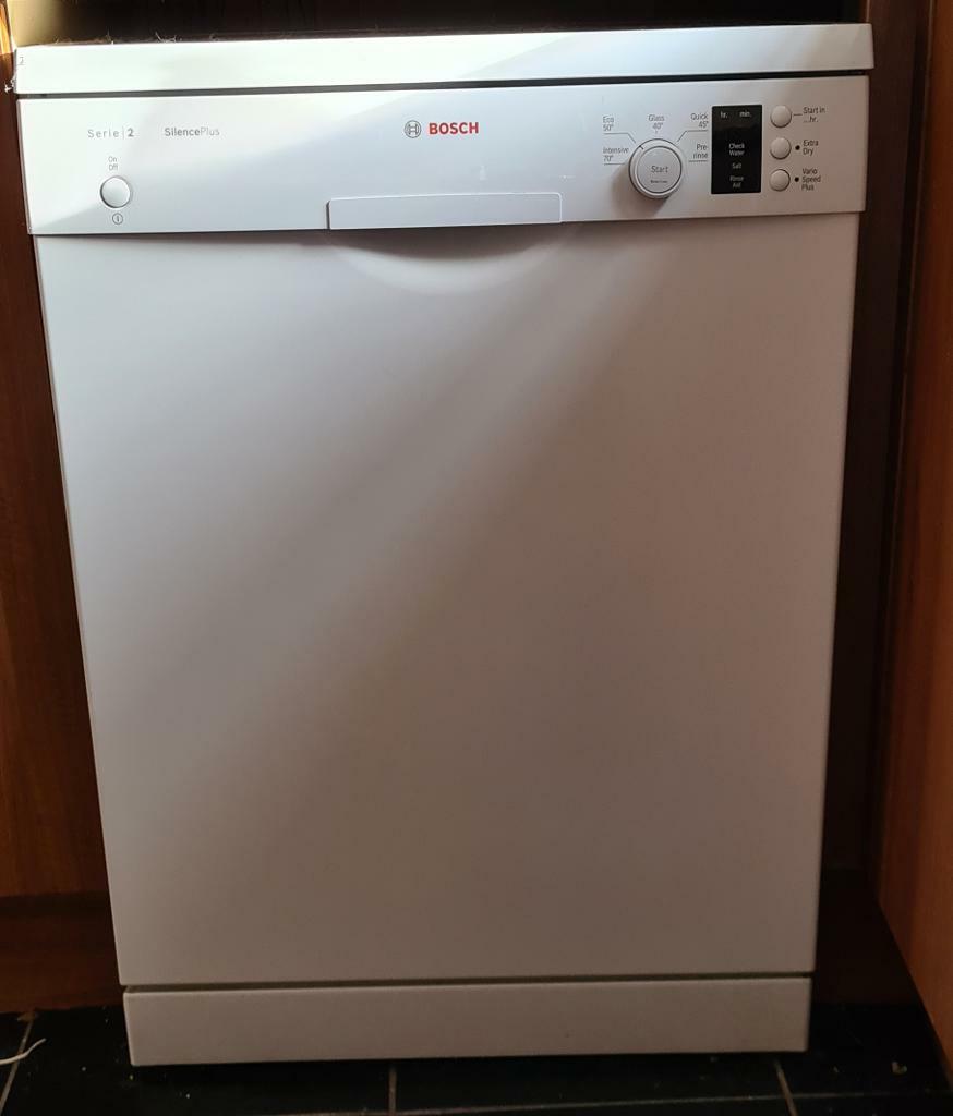 Bosch SMS24AW01G Freestanding Dishwasher, White in Southside, Glasgow