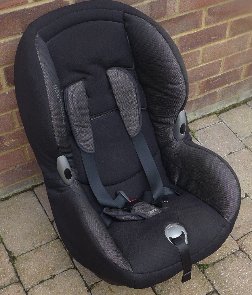 Maxi Cosi car seat (for 918kg child), forward facing. in Colchester