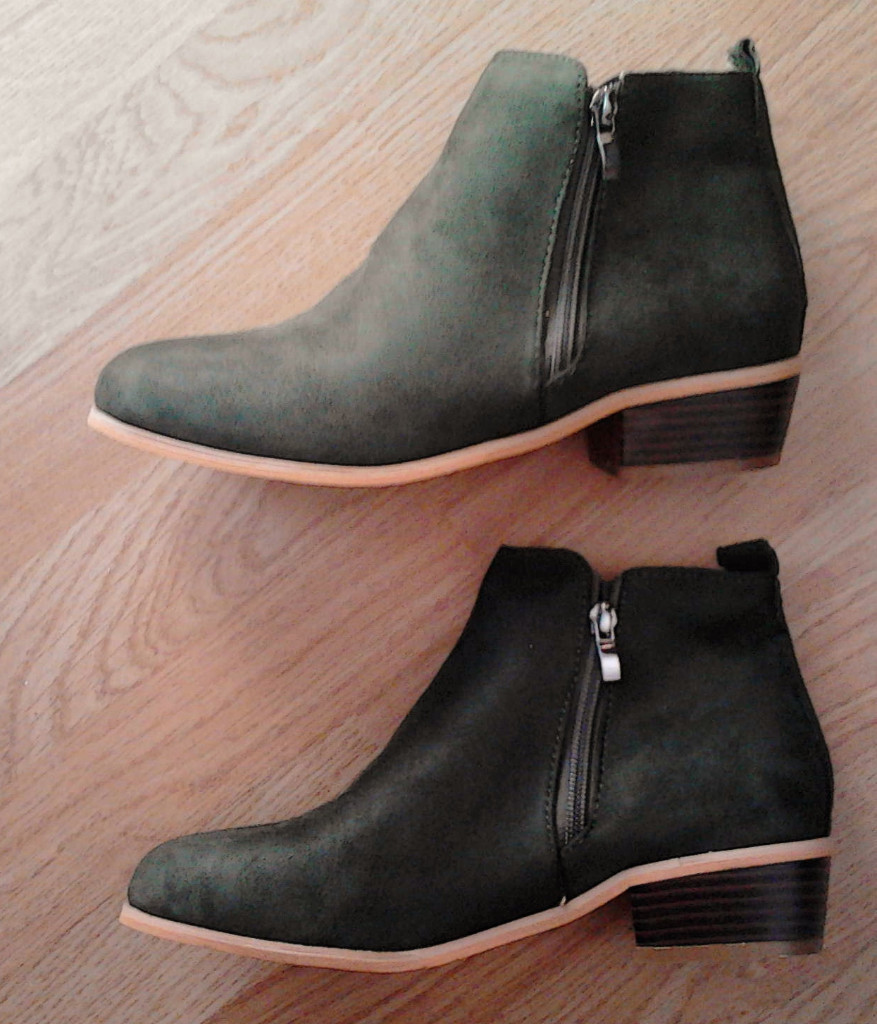 ladies short boots size 4