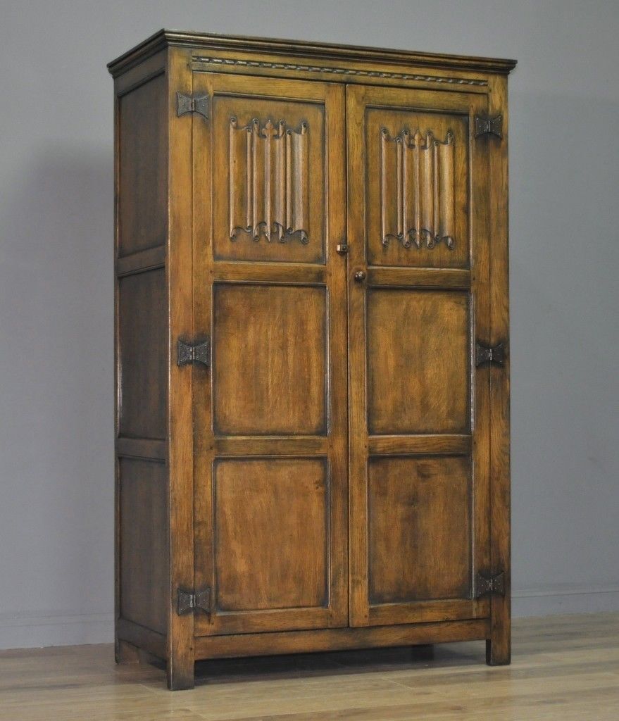 Attractive Large Vintage Tudor Linenfold Carved Panelled Oak