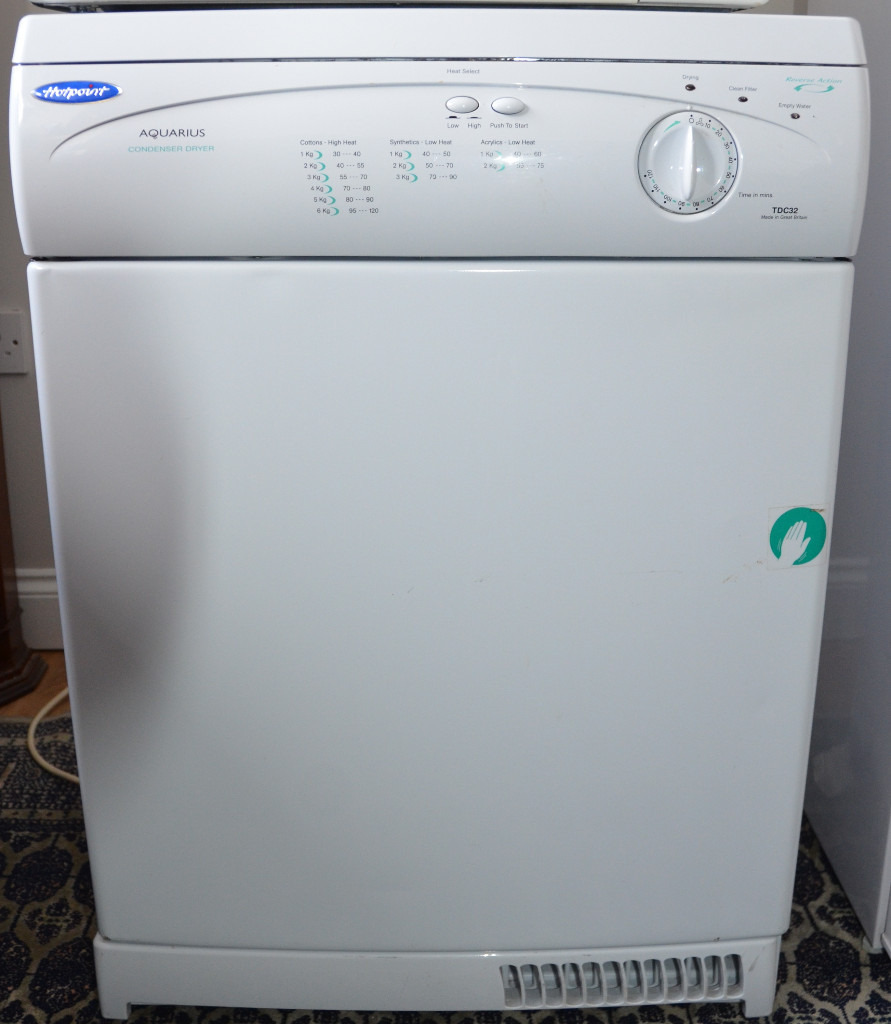 Hotpoint Aquarius Free Standing Condenser Tumble Dryer TDC32 in