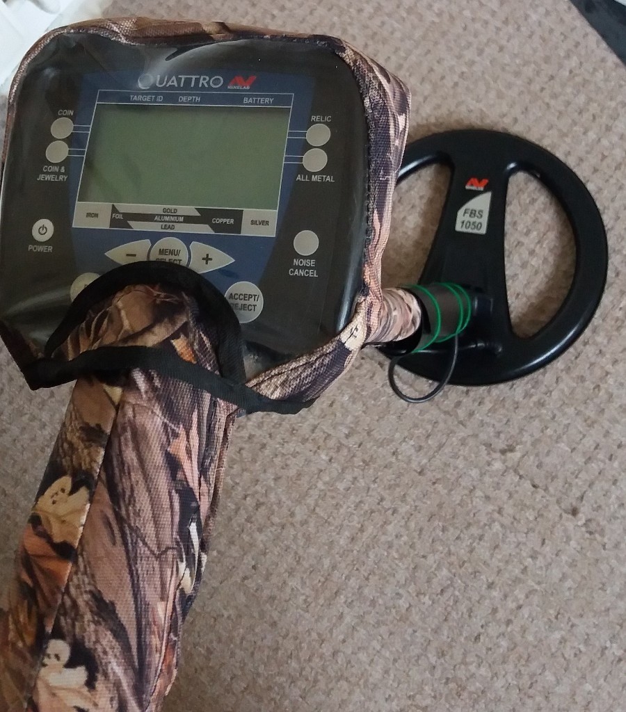 MINELAB QUATTRO METAL DETECTOR VERY GOOD CONDITION SEE PICTURES & VIDEO