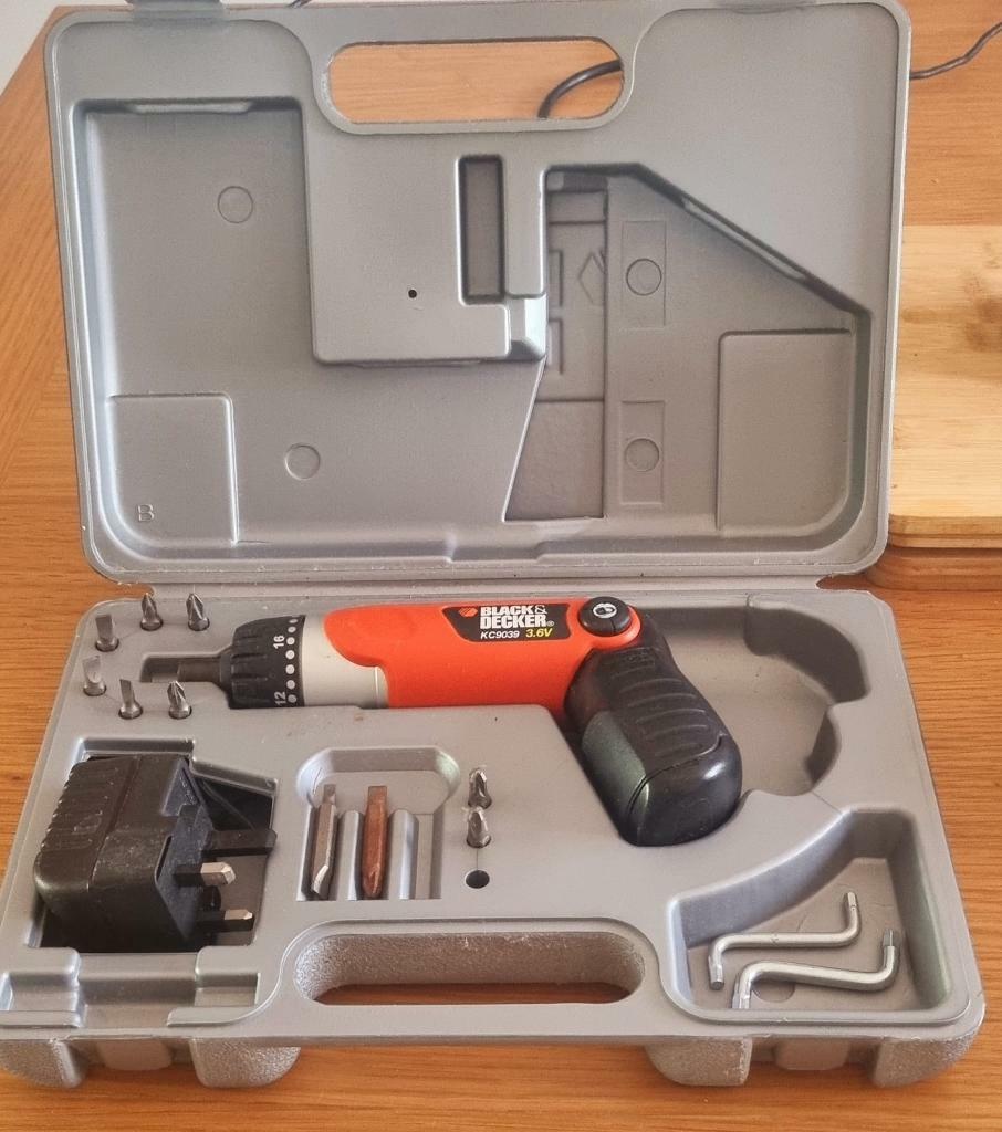 BLACK & DECKER KC9039 3Position Cordless Screwdriver 3.6V & Charger