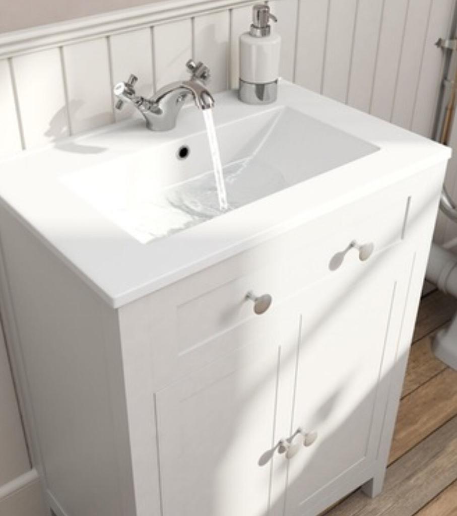 Camberley White Bathroom vanity unit with 600mm Basin - NEW
