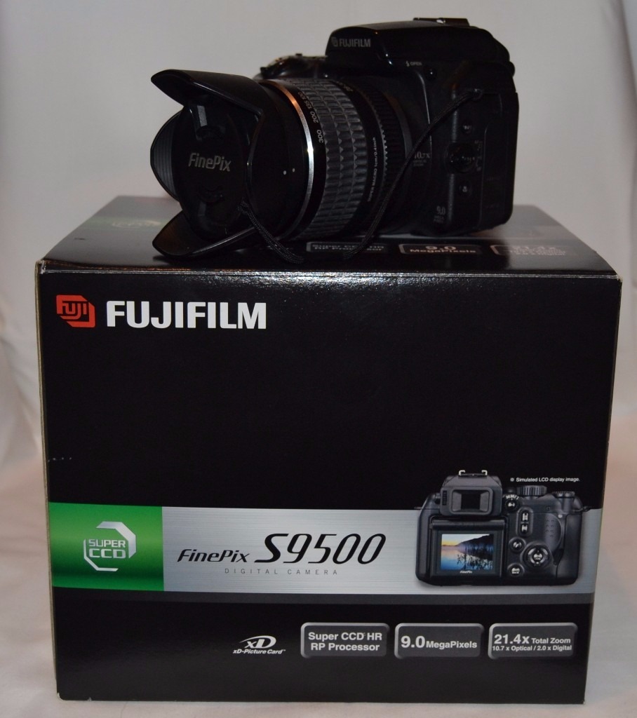 Fuji FinePix S9500 Digital Camera (Boxed)(Ad will be removed when sold)
