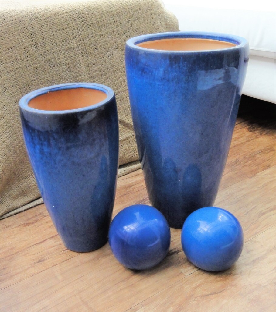 Set of Ceramic Glazed Plant Pot & decorative balls in Bournemouth