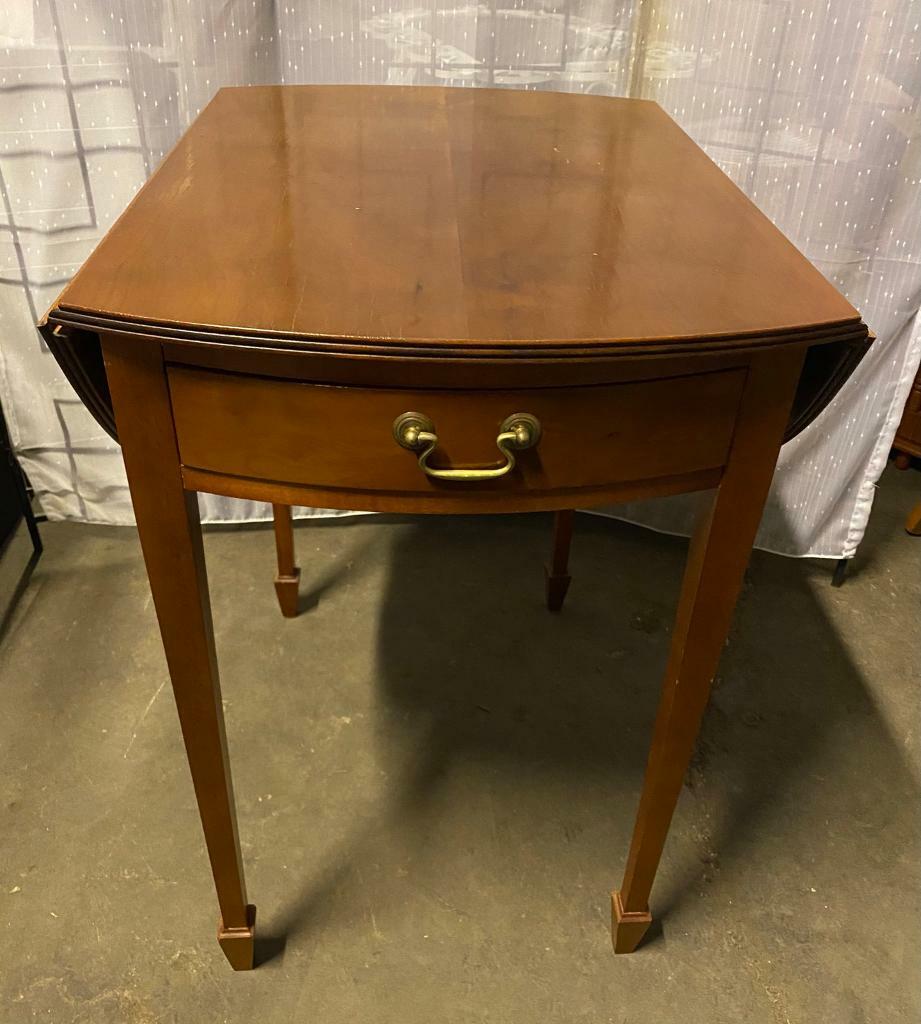 J Sydney Smith Antique Drop Leaf Dining Table in Glasgow Gumtree