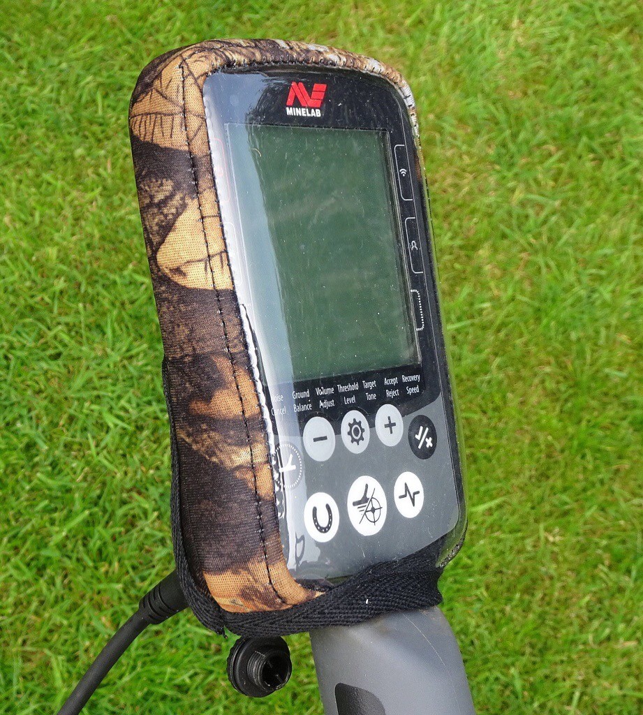 Minelab Equinox 800 MultiFrequency Metal Detector in Newton Aycliffe