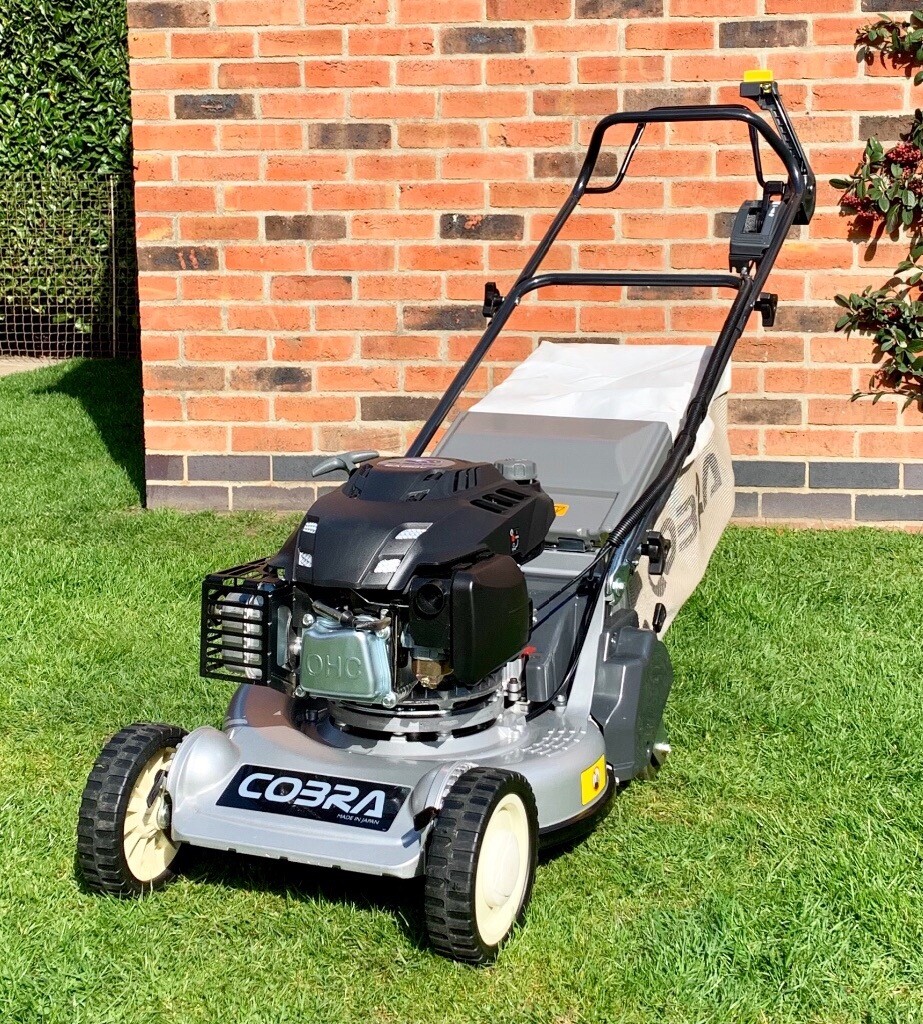 COBRA Proffesional lawnmower with SUBARU engine and rear roller in