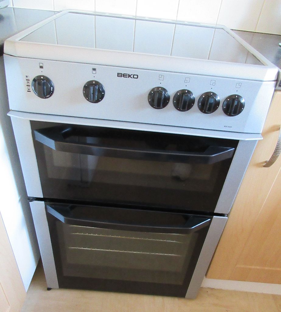 Freestanding BEKO 60cm Electric Cooker Silver BDC643 in