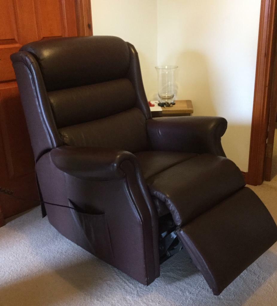 Celebrity riser and recliner chair REAL LEATHER brown as new condition