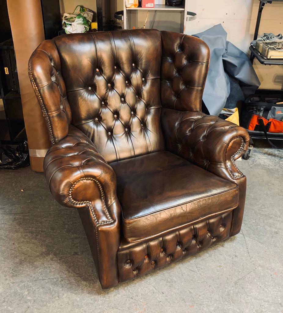 Brown leather monks chesterfield wingback chair UK DELIVERY in Aston