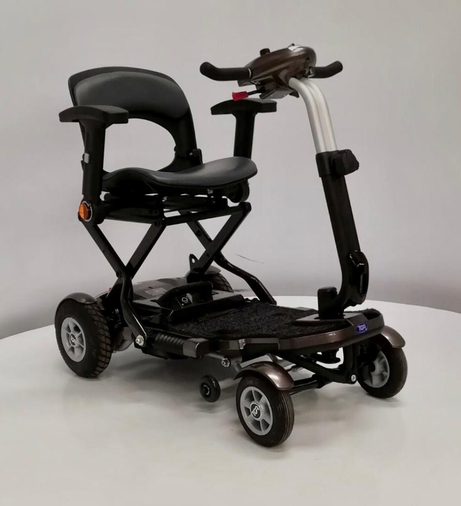 2017 TGA Minimo plus 4 Folding Travel Mobility Scooter in East End