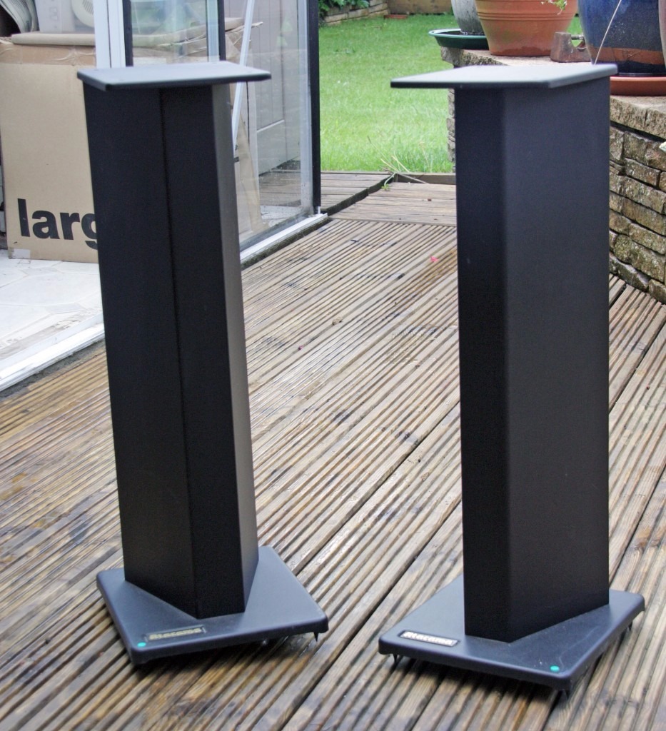 Speaker stands with sand damping and base spikes to connect to