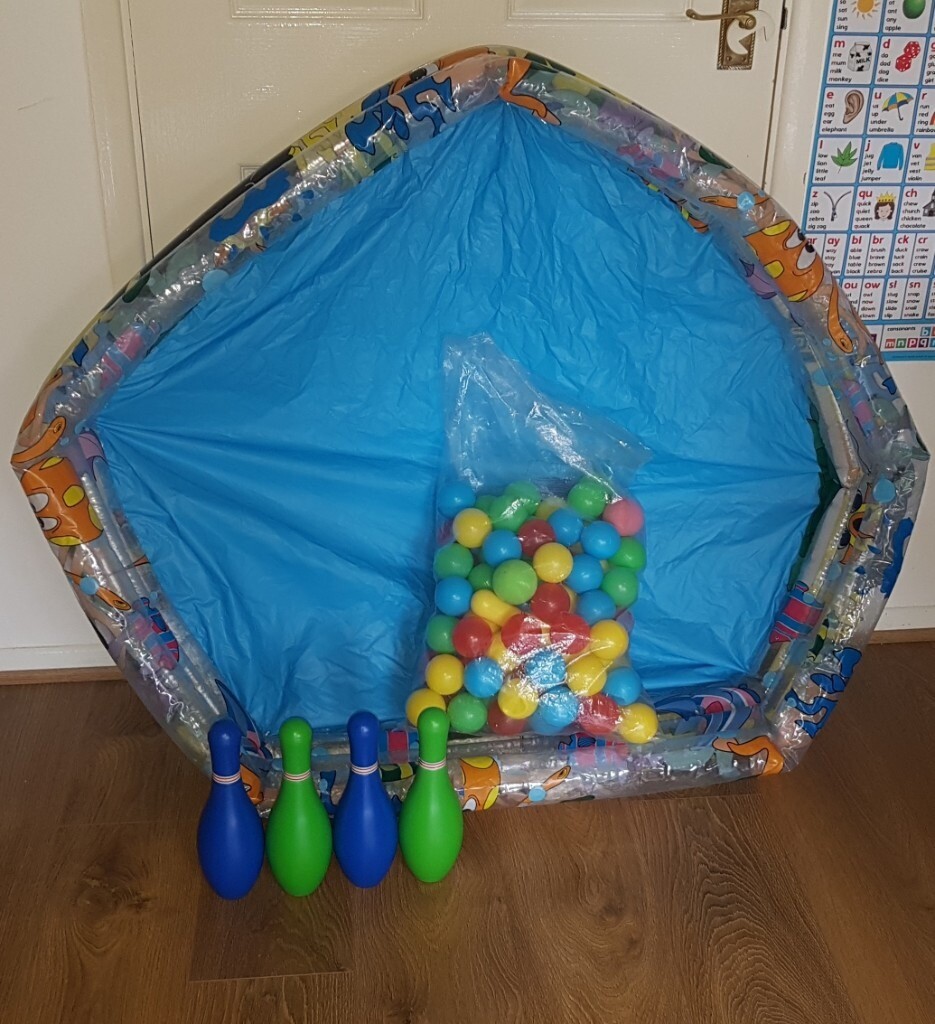 Bundle Baby pool with balls + 5 bowling pieces in Newham, London
