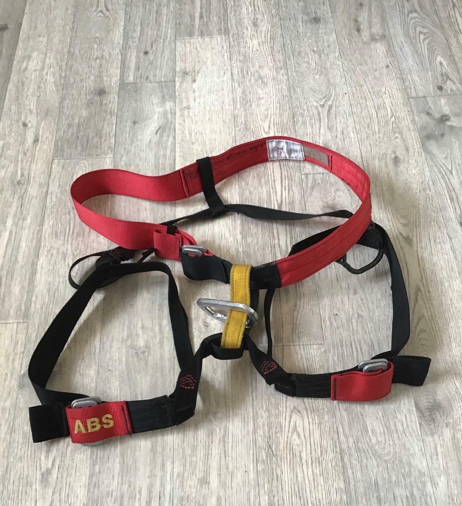 TROLL CLIMBING HARNESS in Chapelhall, North Lanarkshire Gumtree