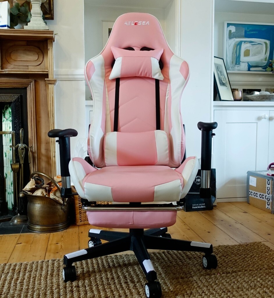 Pink Gaming Chair in New Condition. in Brighton, East Sussex Gumtree