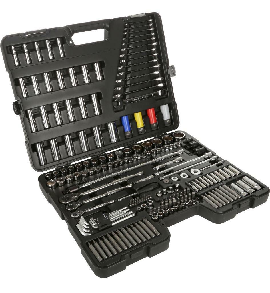 Halfords 200 piece socket set brand new in Bradford, West Yorkshire