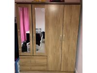 Oak Standing wardrobe and Chest drawers in EXCELLENT CONDITION 