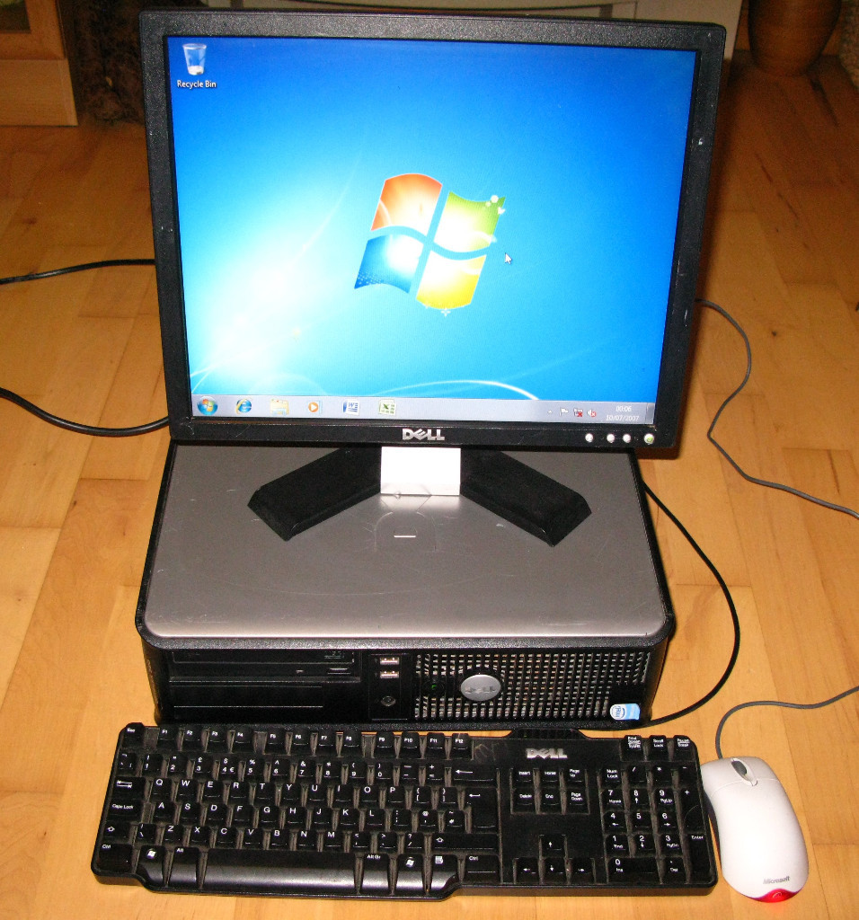 Dell Optiplex 320 PC windows 7 with Monitor, Keyboard and Mouse in