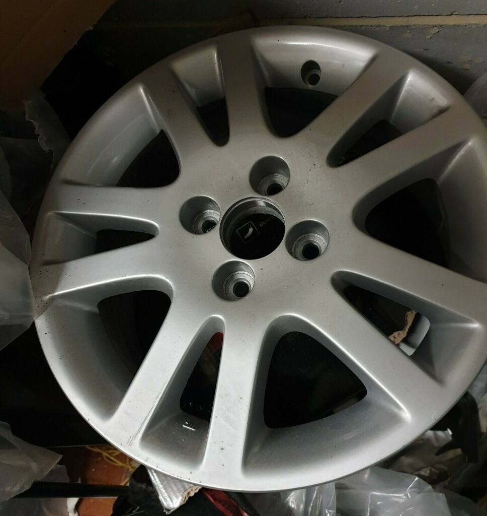 15 inch GENUINE HONDA JAZZ/ CIVIC ALLOY WHEELS x4 collection only in