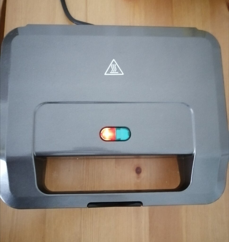 Sandwich toaster, by Morrisons, excellent condition in Sutton, London