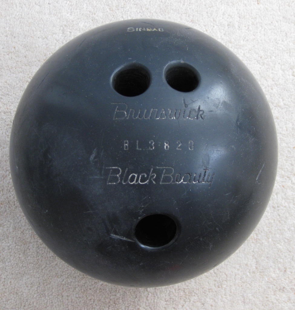 Brunswick Black Beauty Tenpin Bowling Ball & Bag in Ealing, London