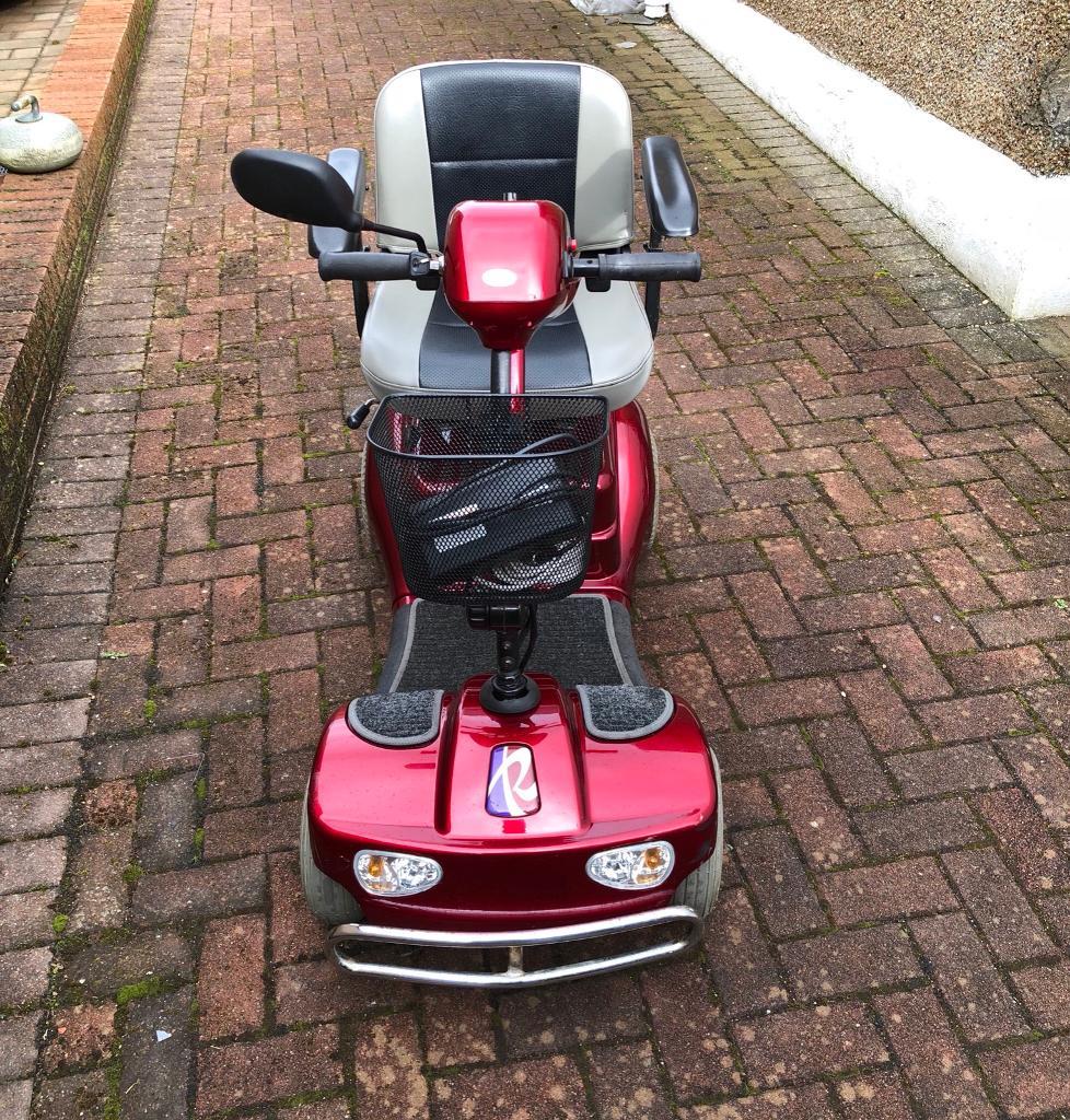 MOBILITY SCOOTER / ROMA MEDICAL LYON / NEW BATTERIES / LONG RANGE in