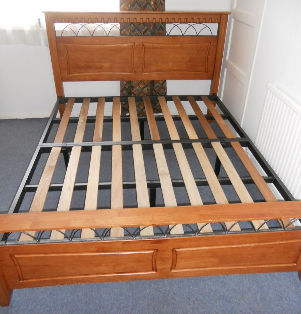 Short King Size Bed Hardwood and Metal Please Read Details in