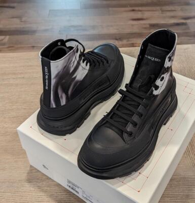 $1050 Mens Alexander McQueen Tread Slick Leather Sneakers Black/Natural 43 US 10