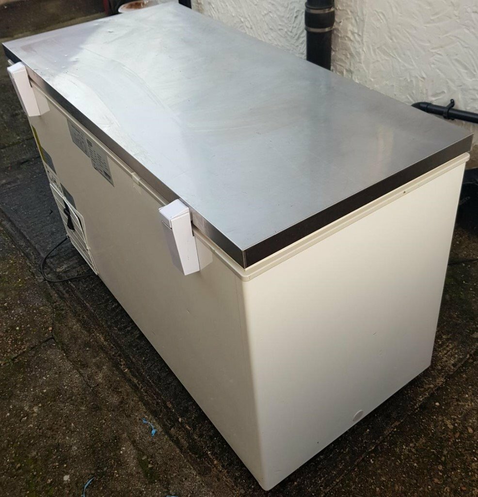 Polar CM530 Chest Freezer with Stainless Lid 385Ltr commercial