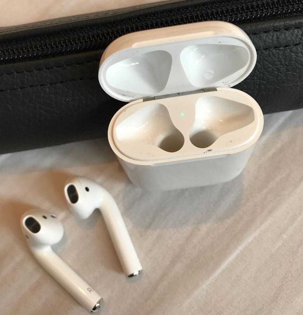 Apple wireless headphones quick sale in Morden, London Gumtree