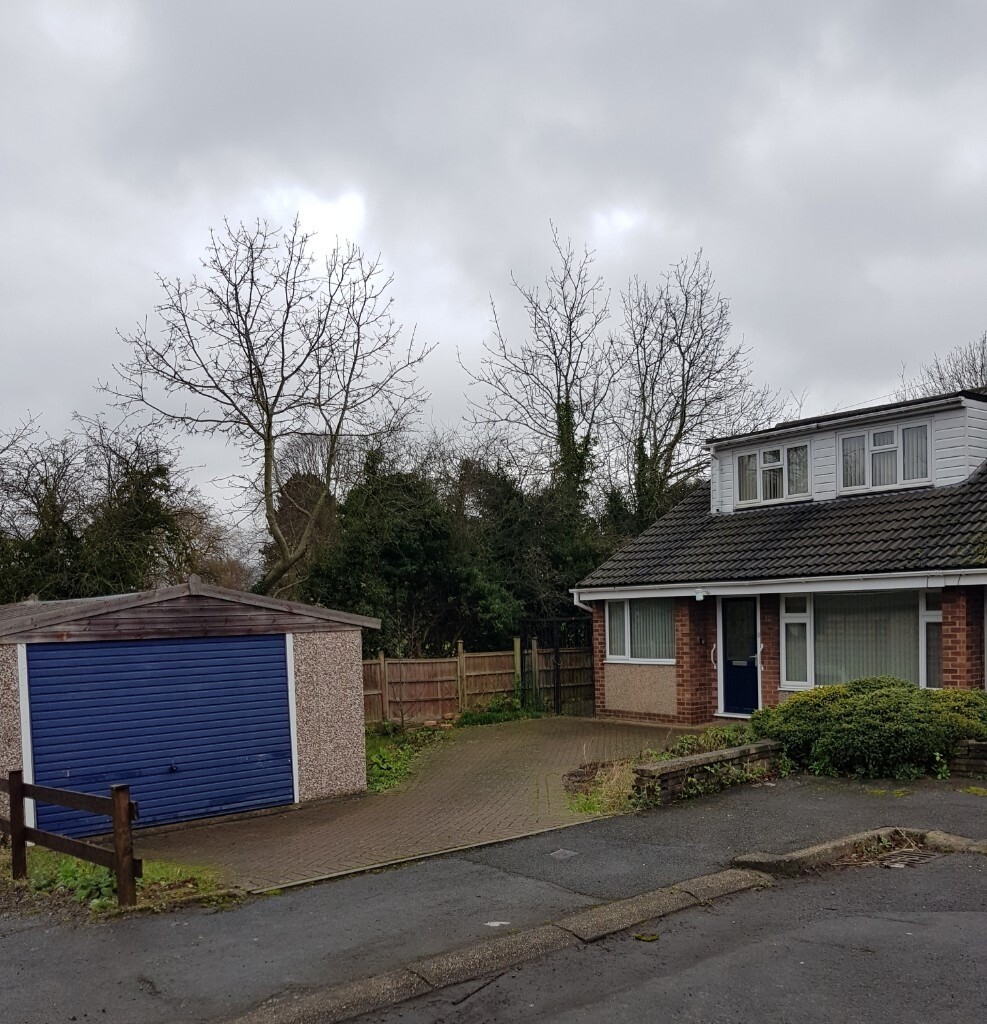 4 bed Bungalow Comfortable living and quite area in Mickleover