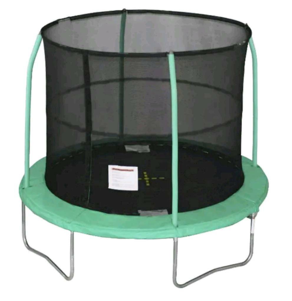 Brand New & Boxed 8FT Trampoline Complete With Enclosure. in Ilford