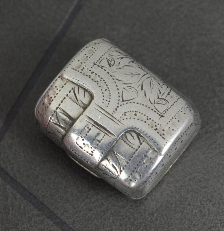 English Georgian Silver Vinaigrette Bright Cut Engraving and Luggage Design