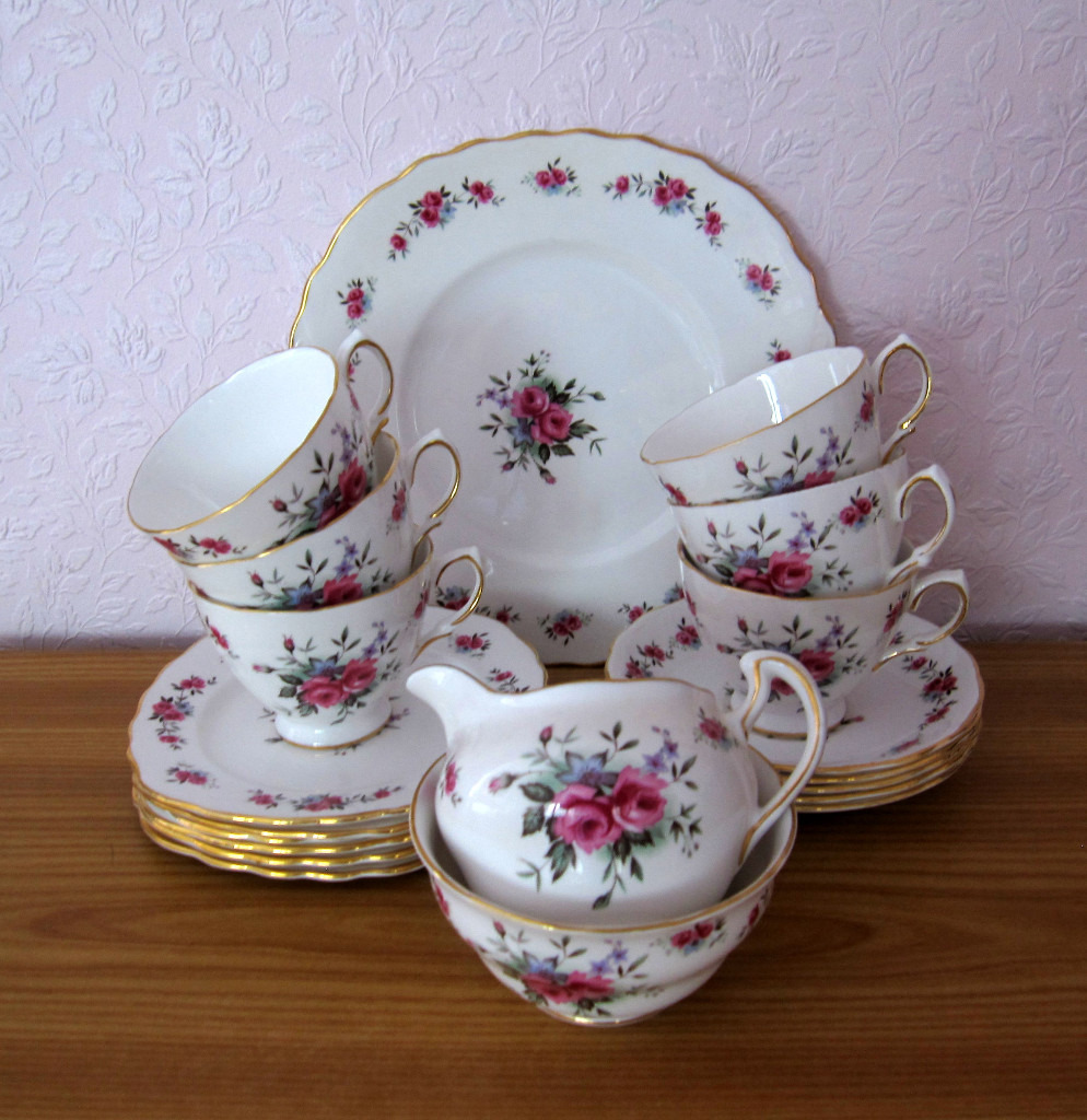 ROYAL VALE BONE CHINA TEA SET (20 PIECES) in Wimborne, Dorset Gumtree